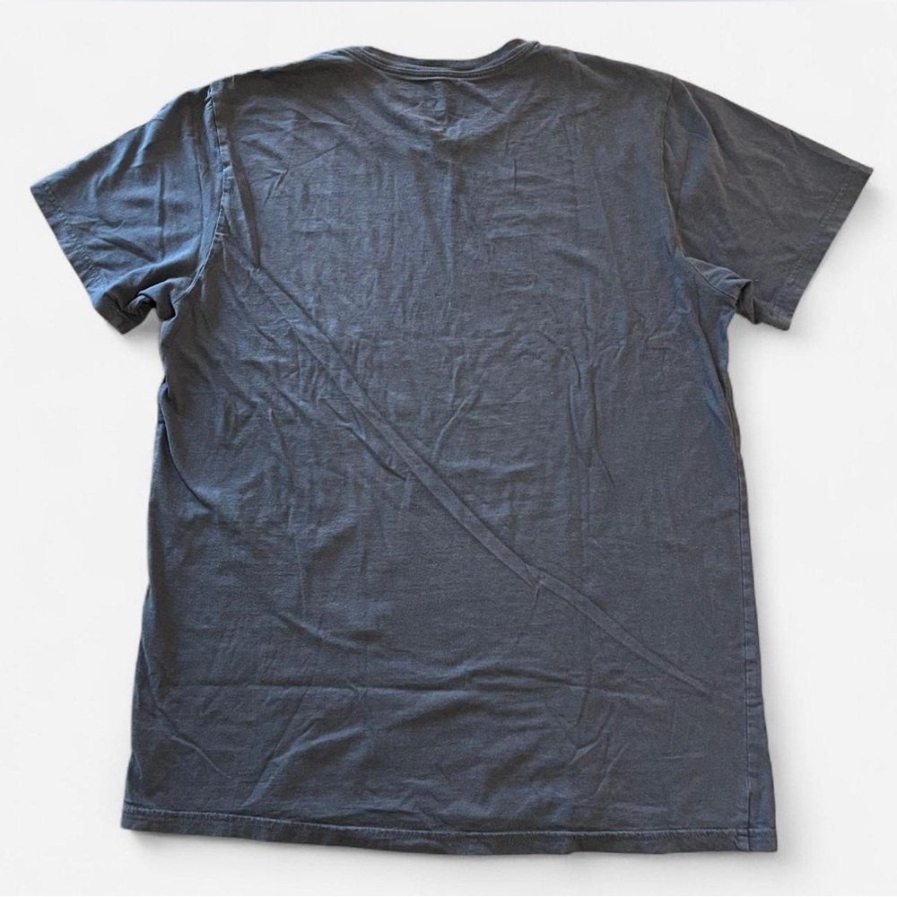 Oakley‎ Tee with Vibrant Logo Size Large - Picture 2 of 4